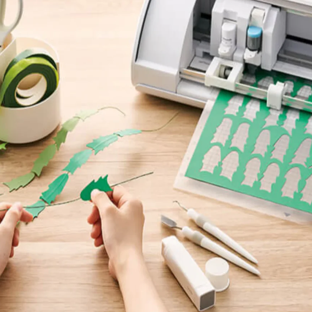 Cameo 5 - Silhouette Cutting Machine - Classic White - 01510230